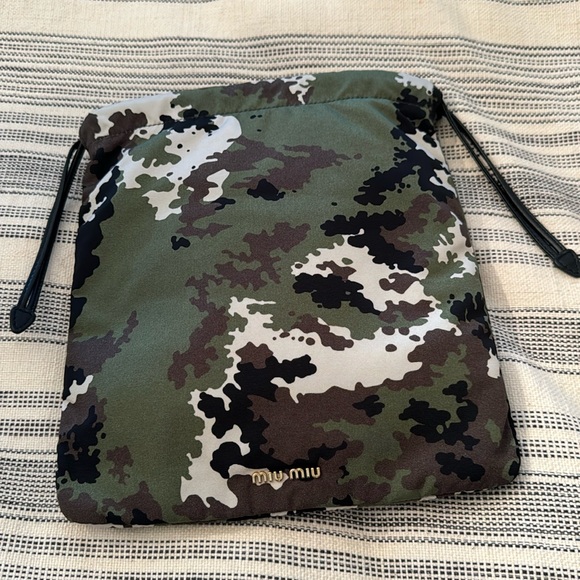 Miu Miu camouflage pouch - Picture 1 of 6